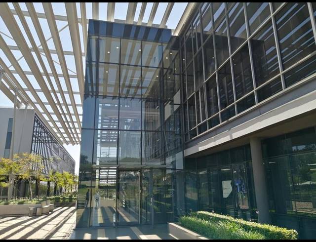 BUSINESS PROPERTY TO RENT IN WOODMEAD